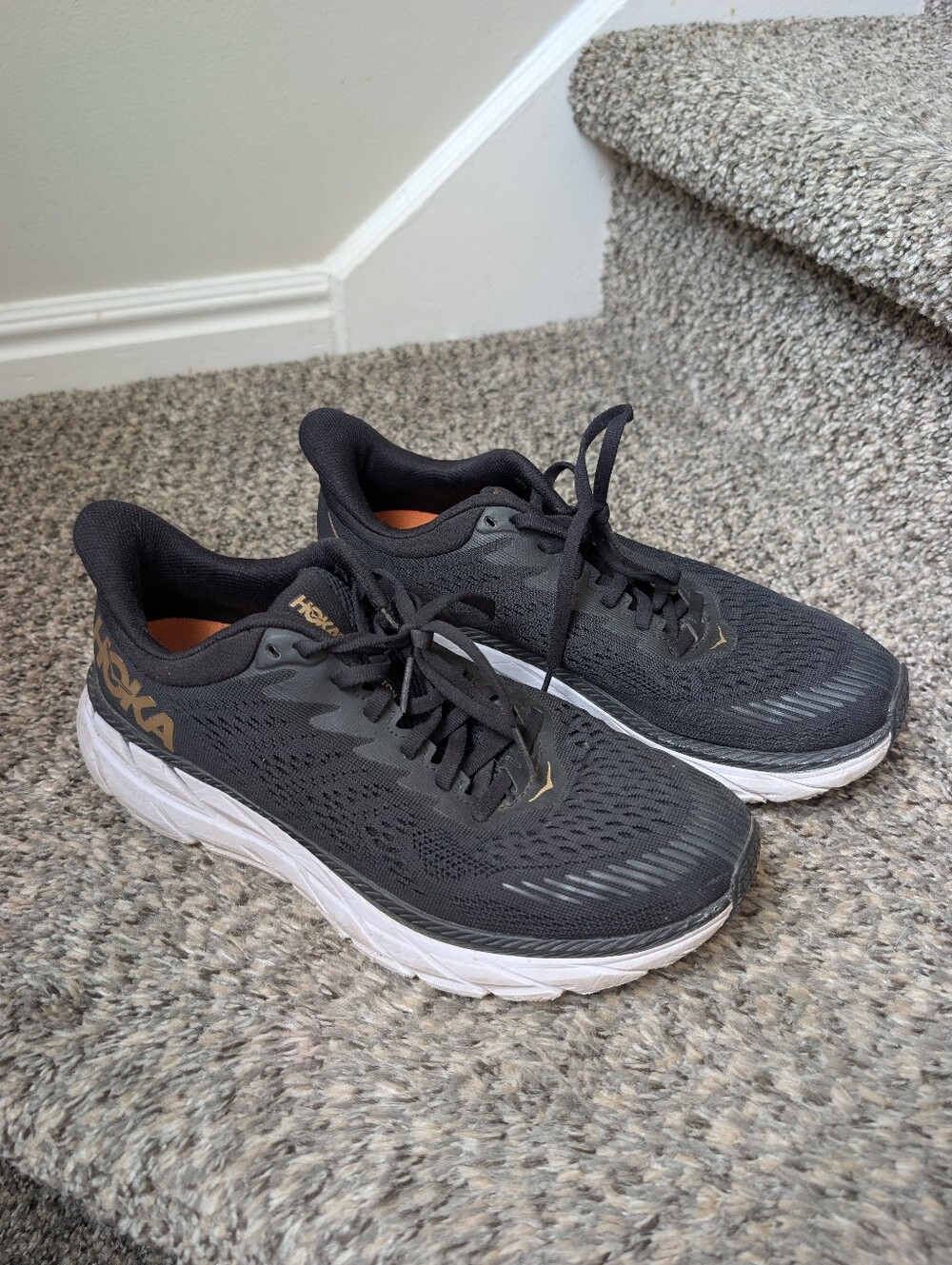 Hoka One One Women's Clifton 7 Black Athletic Running Shoes Size 8.5 Women